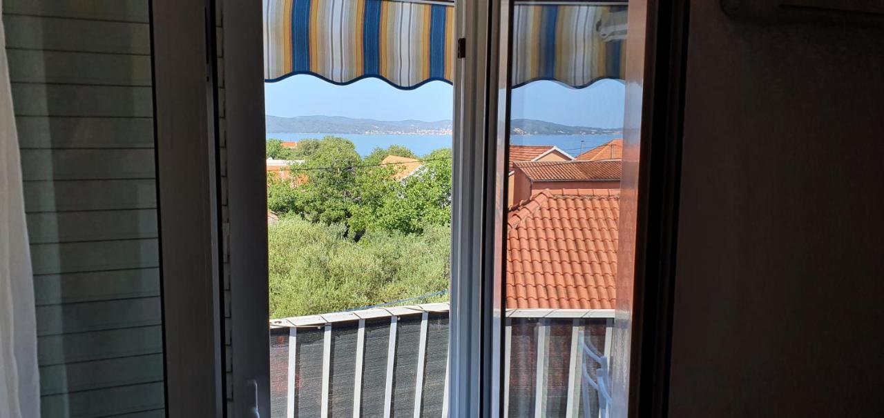 Apartman Suzana Sindija ビビニェ エクステリア 写真
