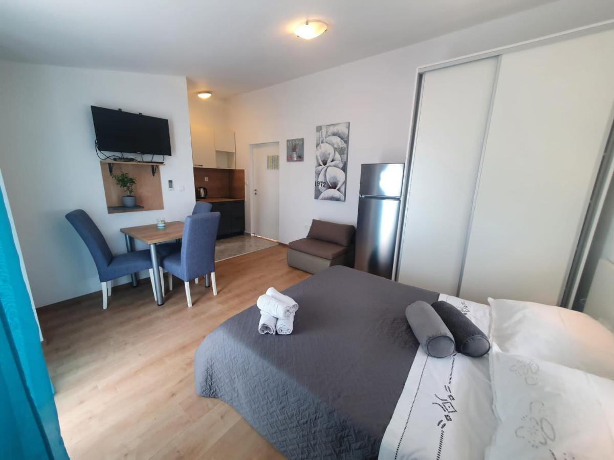 Apartman Suzana Sindija ビビニェ エクステリア 写真