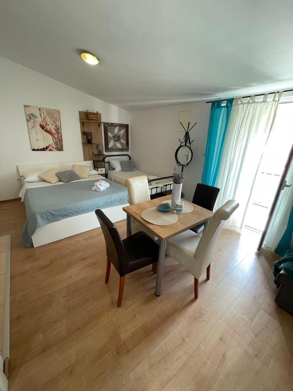 Apartman Suzana Sindija ビビニェ エクステリア 写真