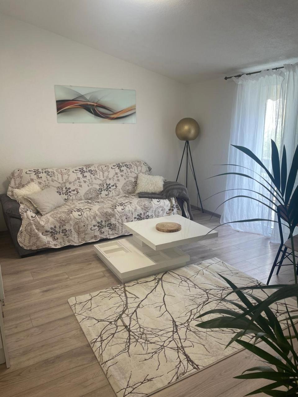 Apartman Suzana Sindija ビビニェ エクステリア 写真
