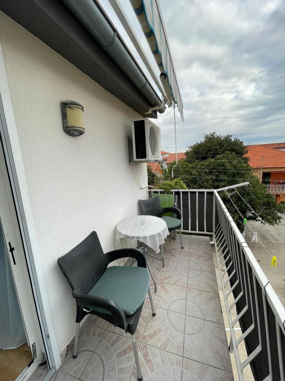 Apartman Suzana Sindija ビビニェ エクステリア 写真