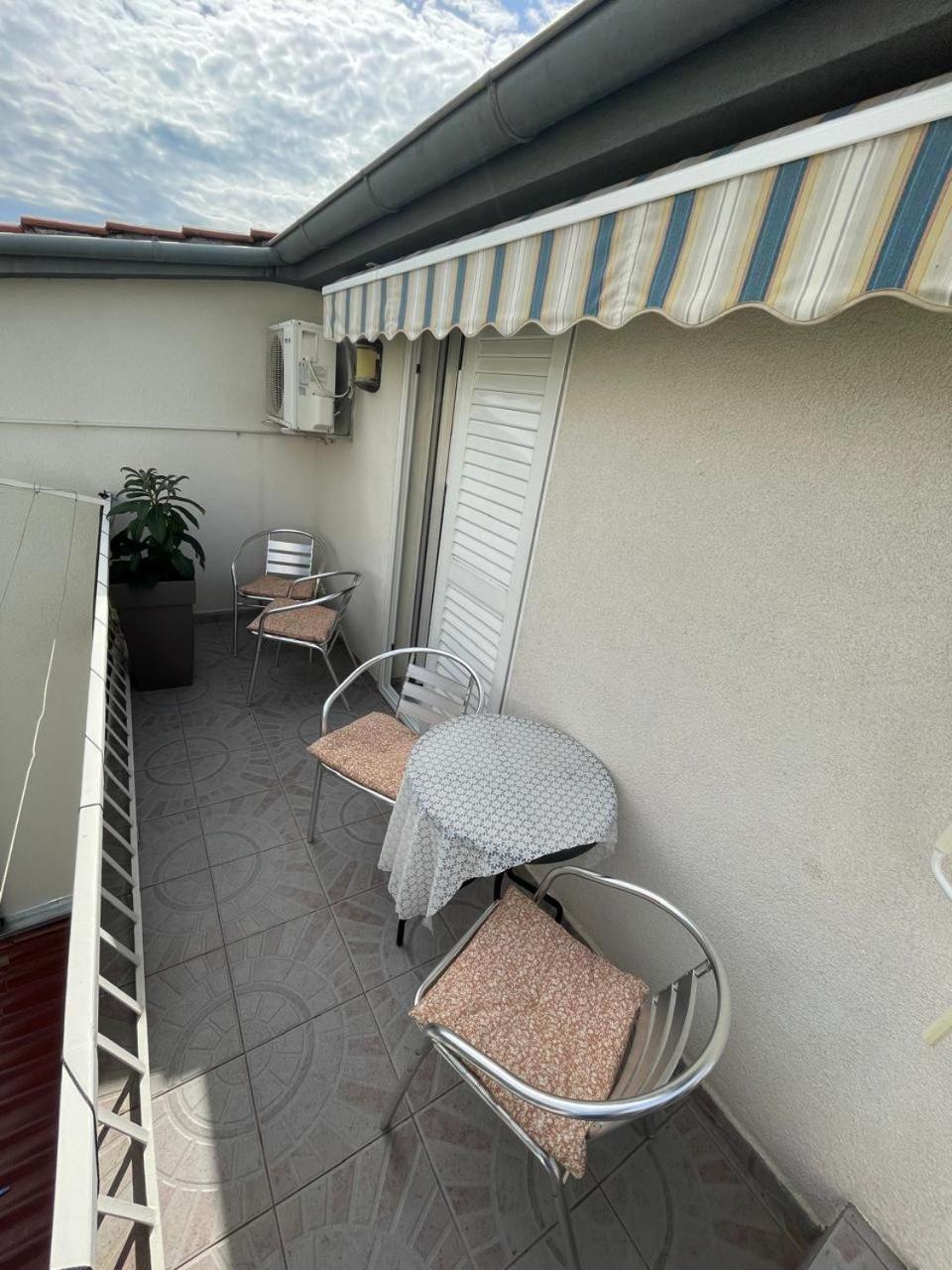 Apartman Suzana Sindija ビビニェ エクステリア 写真