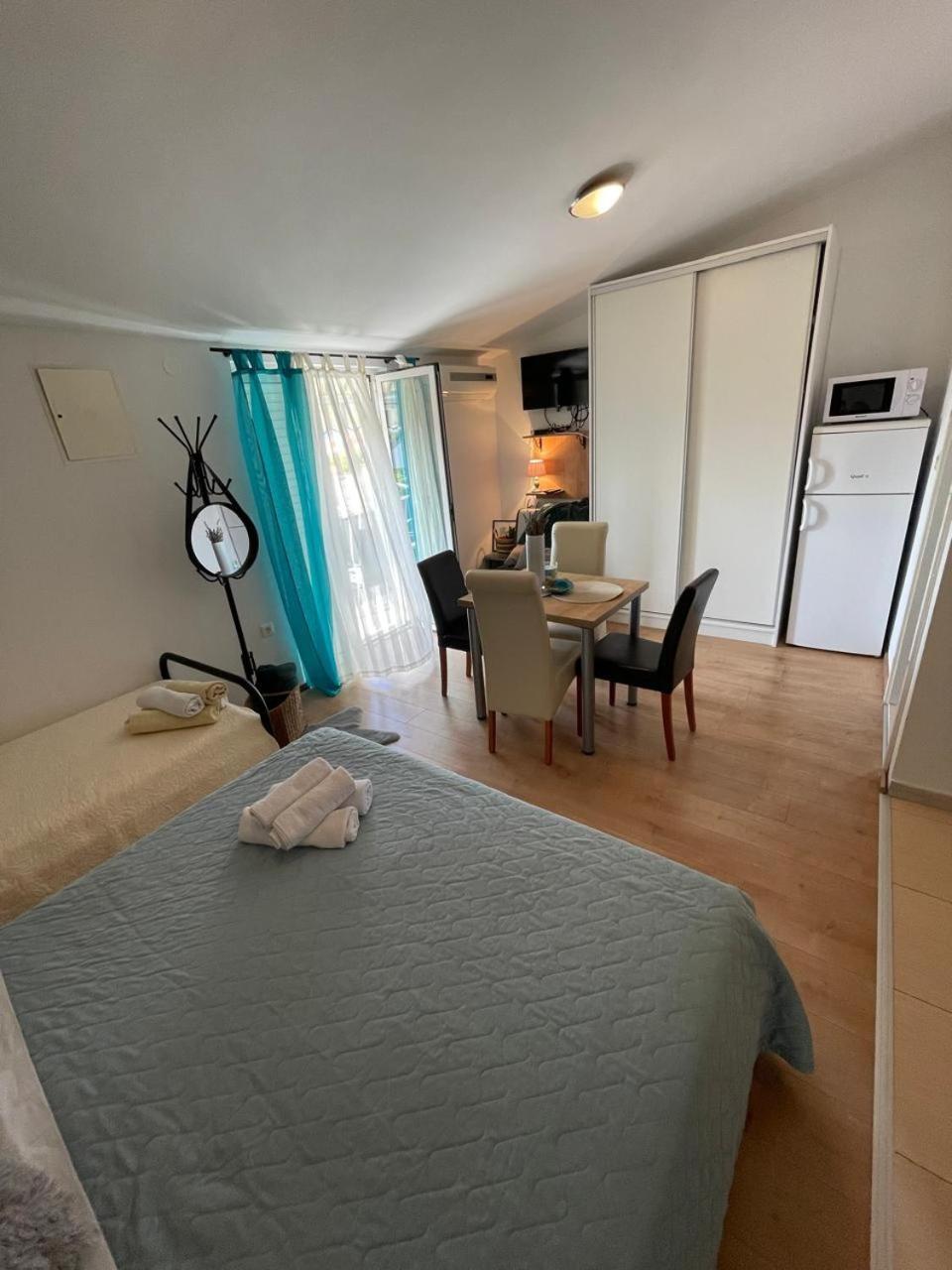 Apartman Suzana Sindija ビビニェ エクステリア 写真